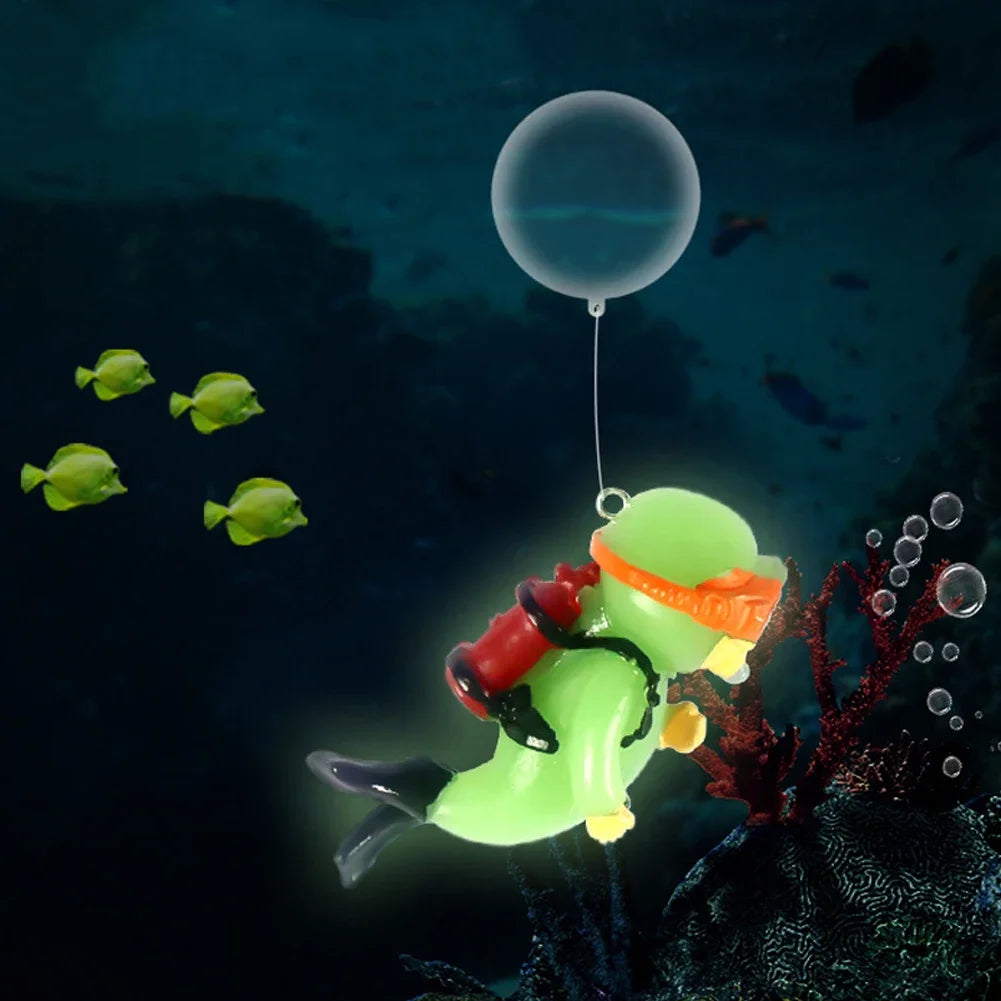 1pc Luminous Aquarium Accessories Simulated Diver Resin Floating Interesting Decor Fish Tank Landscaping Decoration Toy Pendant