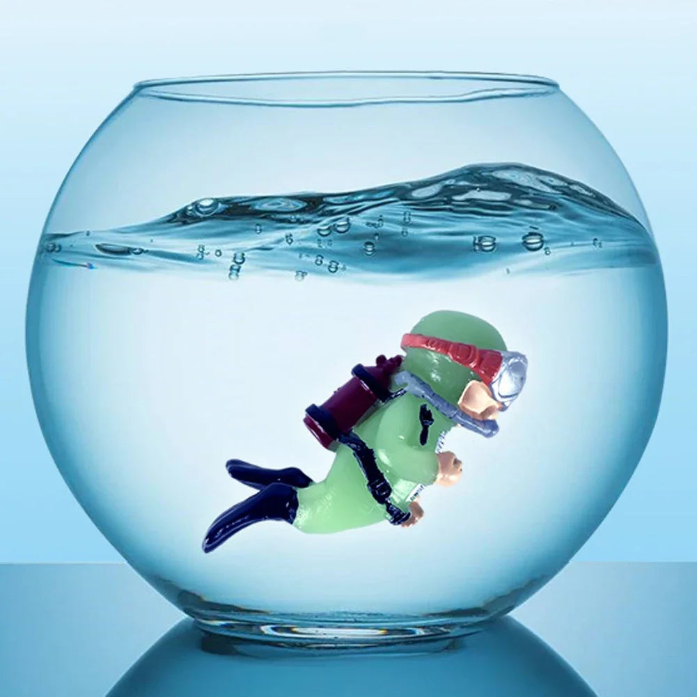 1pc Luminous Aquarium Accessories Simulated Diver Resin Floating Interesting Decor Fish Tank Landscaping Decoration Toy Pendant