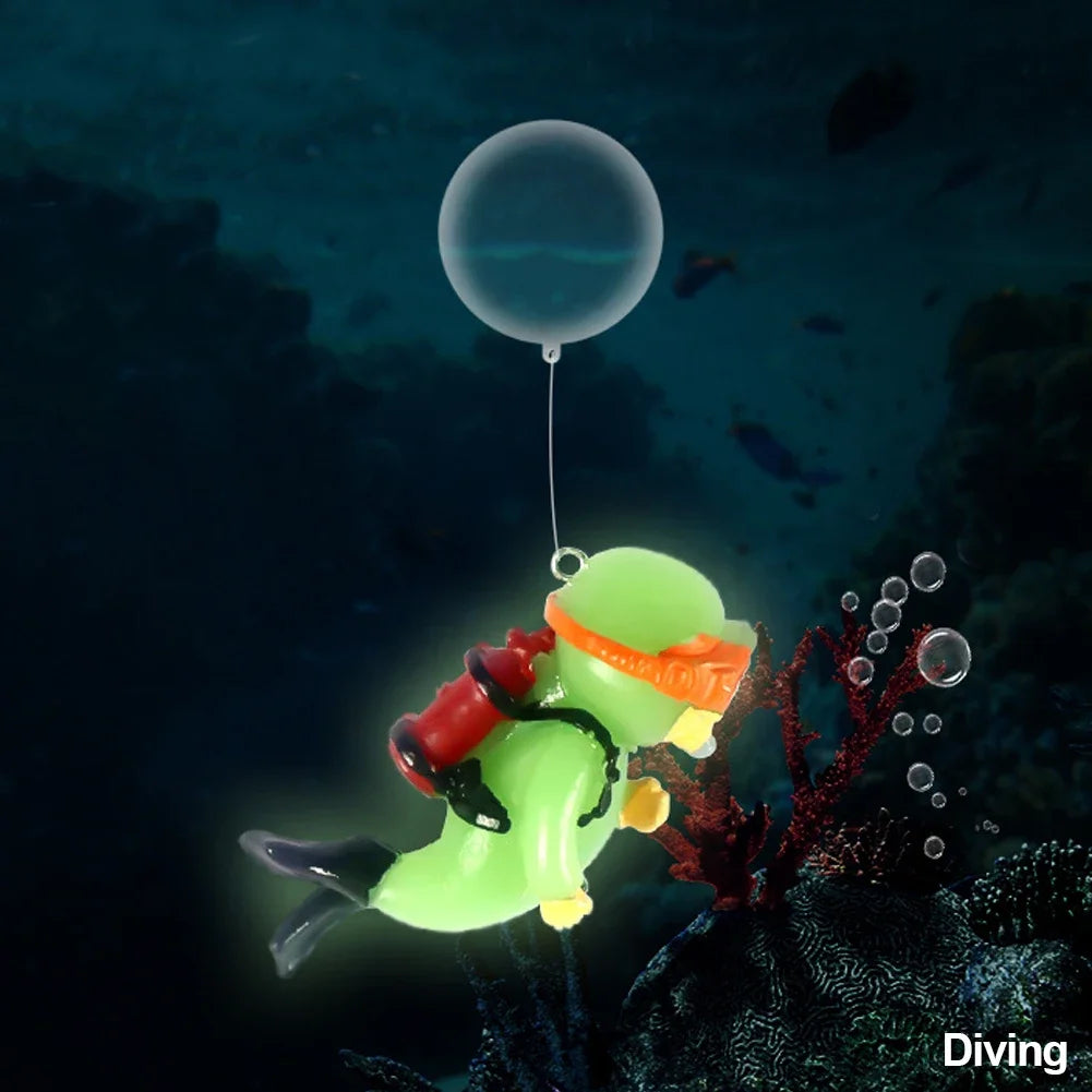 1pc Luminous Aquarium Accessories Simulated Diver Resin Floating Interesting Decor Fish Tank Landscaping Decoration Toy Pendant